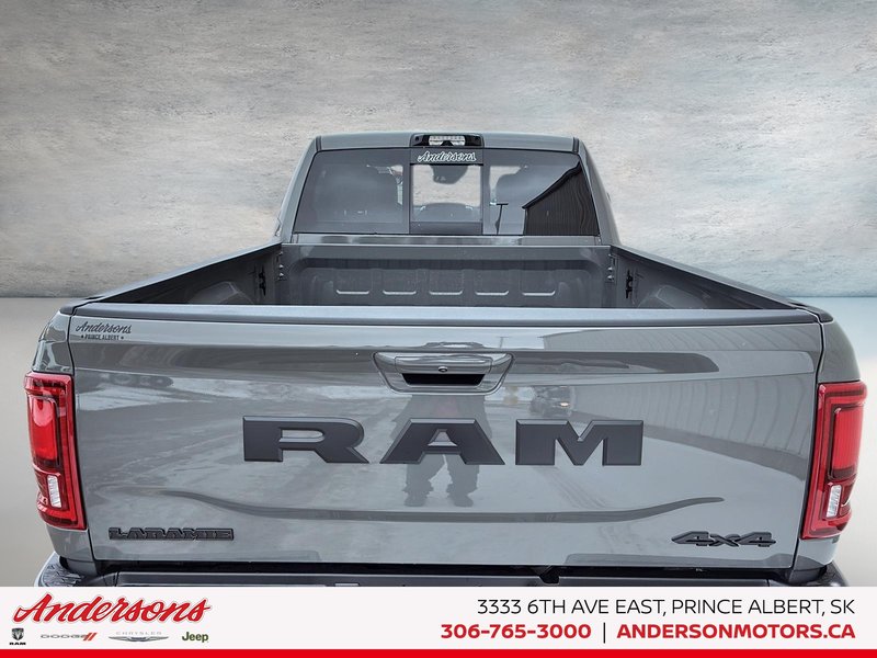 2026 Ram 2500 LARAMIE 6.7L Cummins Turbo-Diesel / Crew Cab / Leather-faced / Night Edition