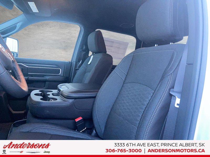 2026 Ram 3500 BIG HORN 6.7L Cummins Turbo-Diesel / Crew Cab / Cloth