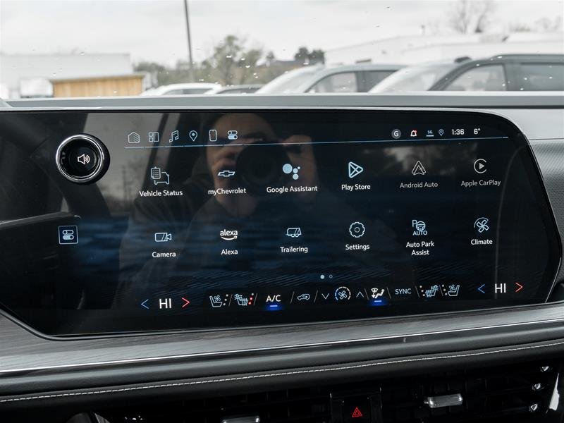 2025 Chevrolet Suburban Premier-23