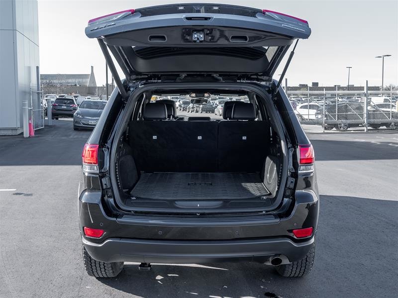 2020 Jeep Grand Cherokee 4X4 Laredo-28