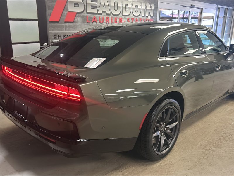 Dodge Charger 4-Doors SCAT PACK PLUS 2026