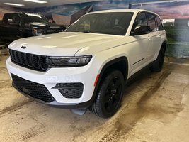 2025 Jeep Grand Cherokee LAREDO ALTITUDE
