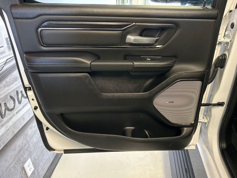 2025 Ram 1500 SPORT Sport