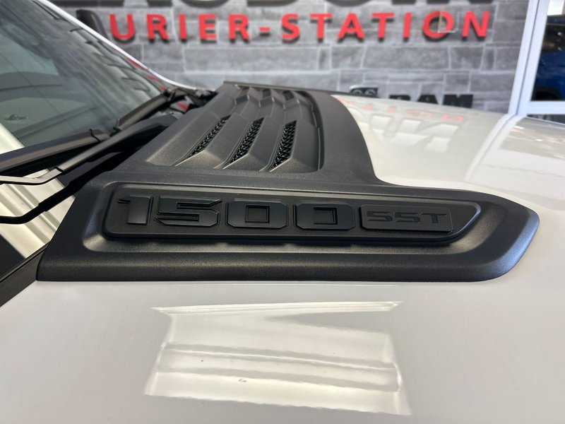 2025 Ram 1500 SPORT Sport