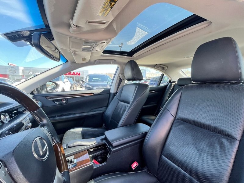 2013 Lexus ES 300h BASE