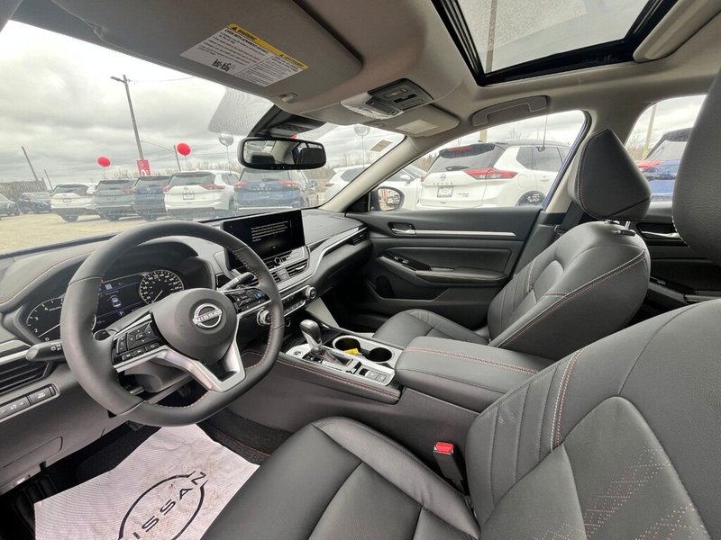 2025 Nissan Altima SR