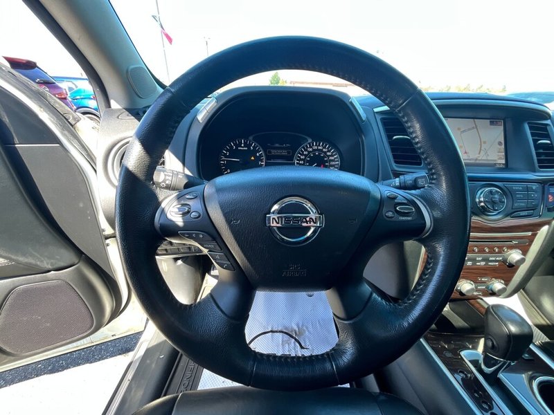 2015 Nissan Pathfinder SL