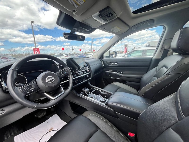 2024 Nissan Pathfinder SL
