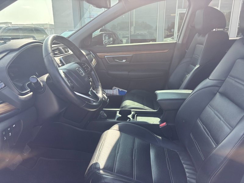 2017 Honda CR-V Touring Great condition. Includes snows on Alloy rims.