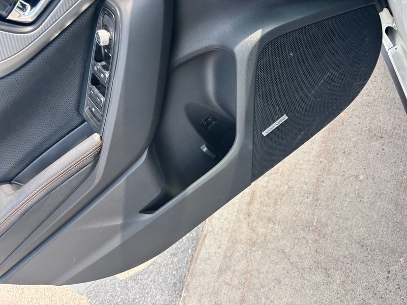2021 Subaru Crosstrek Limited One Owner. Low Kilometers. Clean CarFax.