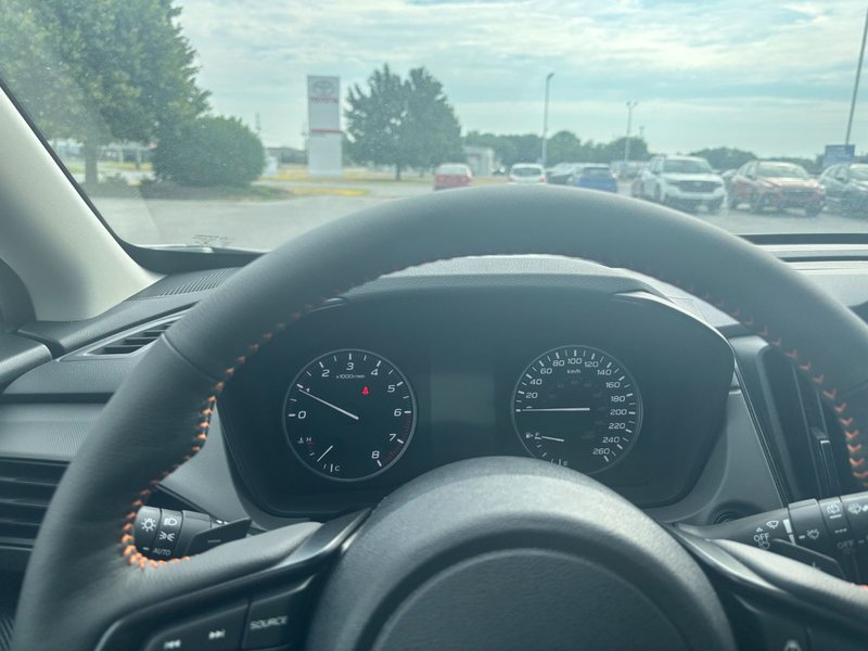 2025 Subaru Crosstrek Limited Magnetite Grey. 18-inch Alloy Wheels. Harmon Kardon premium audio system. 10-way power driver's seat