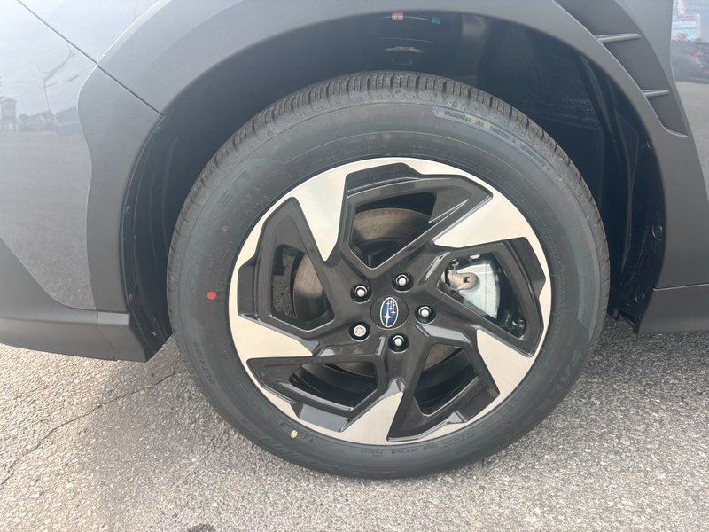 2025 Subaru Crosstrek Limited Magnetite Grey. 18-inch Alloy Wheels. Harmon Kardon premium audio system. 10-way power driver's seat