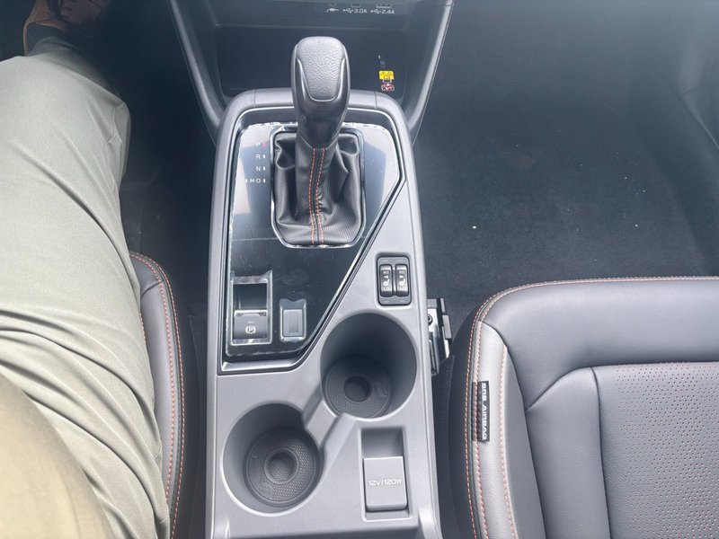 2025 Subaru Crosstrek Limited Magnetite Grey. 18-inch Alloy Wheels. Harmon Kardon premium audio system. 10-way power driver's seat