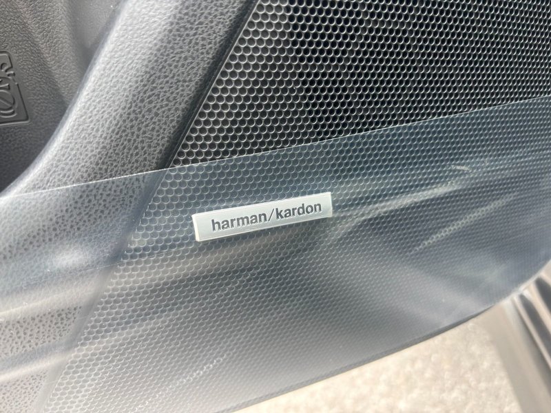 2025 Subaru Crosstrek Limited Magnetite Grey. 18-inch Alloy Wheels. Harmon Kardon premium audio system. 10-way power driver's seat