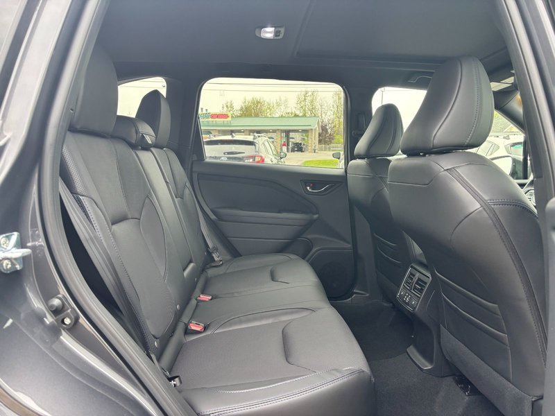 2025 Subaru Forester Limited Navigation, Leather interior, Heated Front and Rear Seats, Handsfree Liftgate.