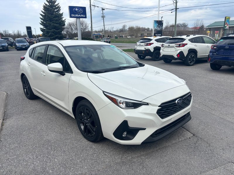 Subaru Impreza Touring 2025 Cette voiture à hayon à 5 portes est équipée de série de la traction intégrale symétrique Subaru.