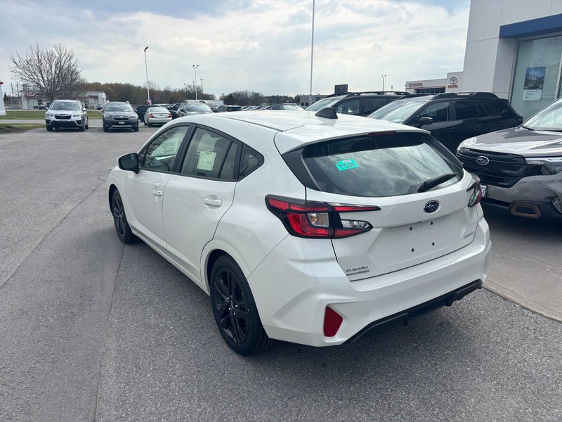 Subaru Impreza Touring 2025 Cette voiture à hayon à 5 portes est équipée de série de la traction intégrale symétrique Subaru.
