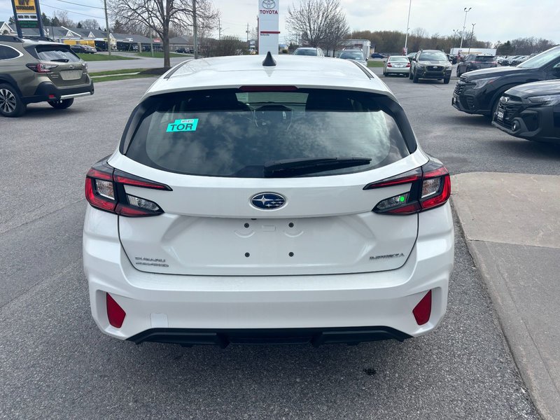 Subaru Impreza Touring 2025 Cette voiture à hayon à 5 portes est équipée de série de la traction intégrale symétrique Subaru.