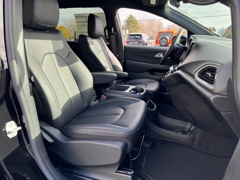 2026 Chrysler Grand Caravan SXT