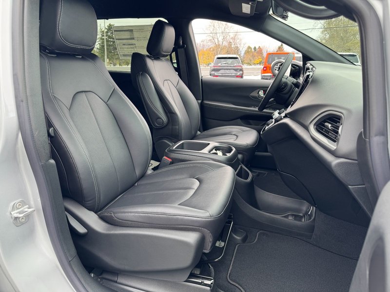 2026 Chrysler Grand Caravan SXT