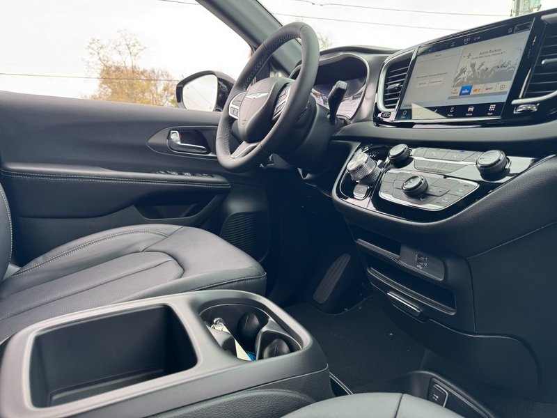 2026 Chrysler Grand Caravan SXT