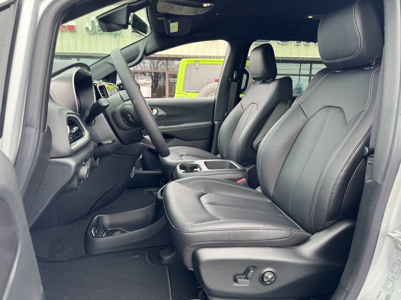 2026 Chrysler Grand Caravan SXT