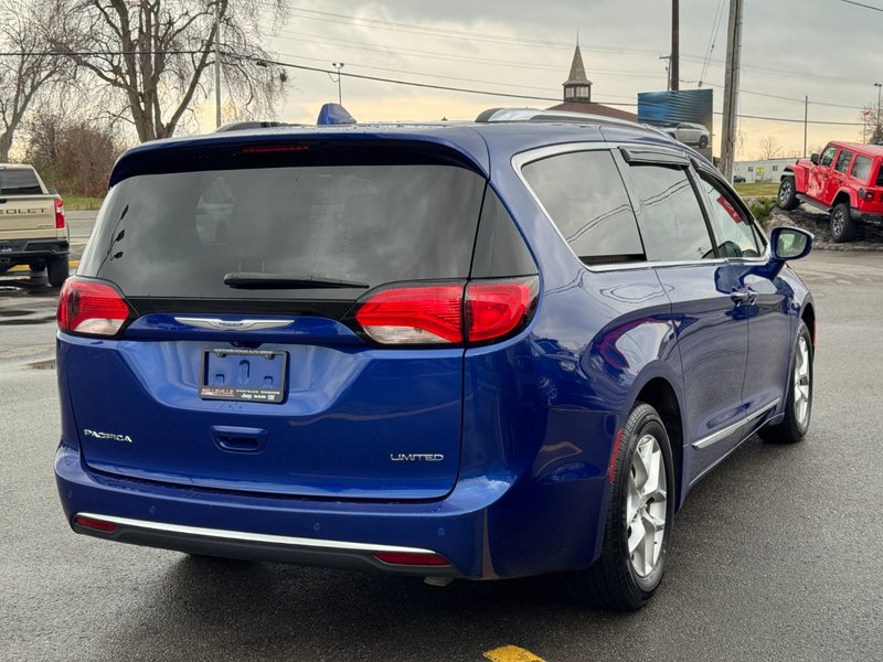 2020 Chrysler Pacifica Limited Limited / Power Doors / Heated Leather Seats