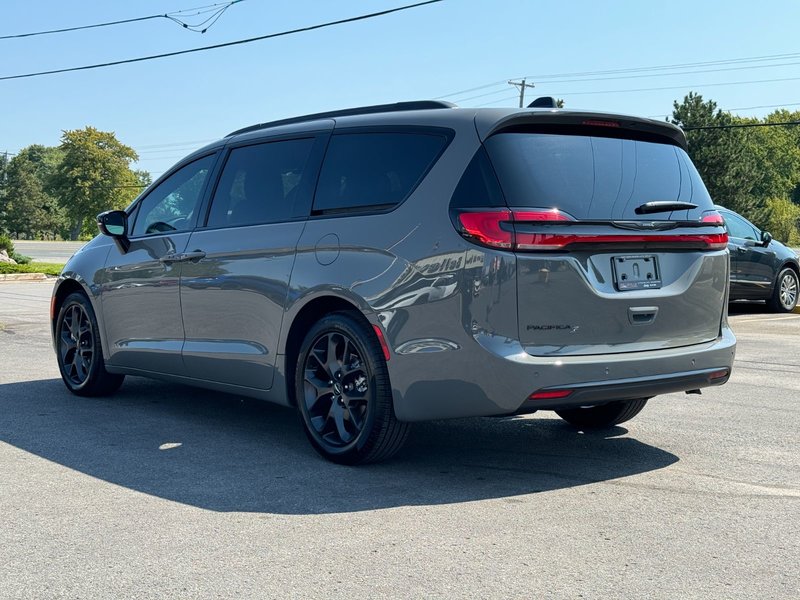 Chrysler Pacifica TOURING L 2024