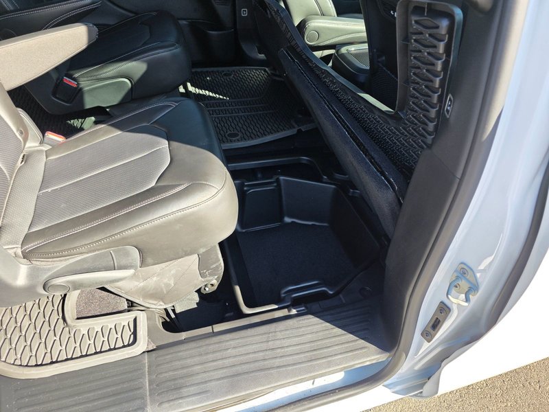 2024 Chrysler Pacifica Touring-L