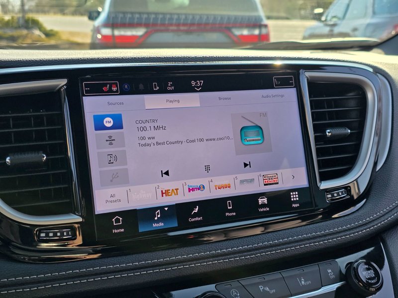 2024 Chrysler Pacifica Touring-L