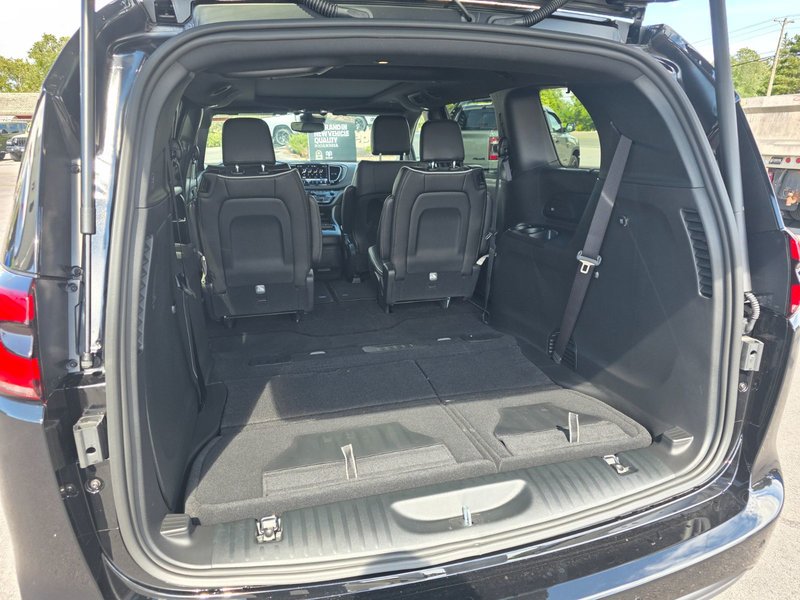 Chrysler Pacifica LIMITED AWD 2025