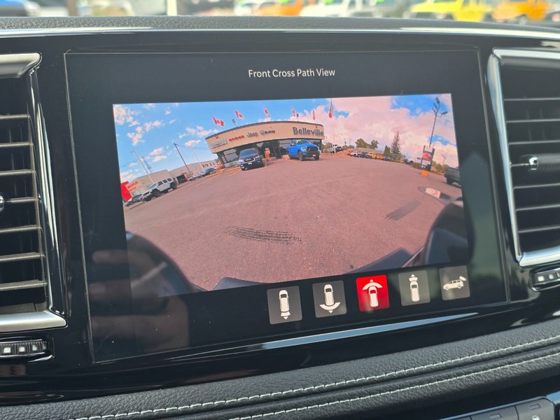 Chrysler Pacifica LIMITED AWD 2025
