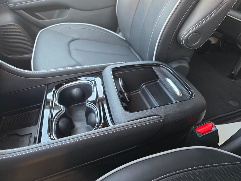 Chrysler Pacifica LIMITED AWD 2025