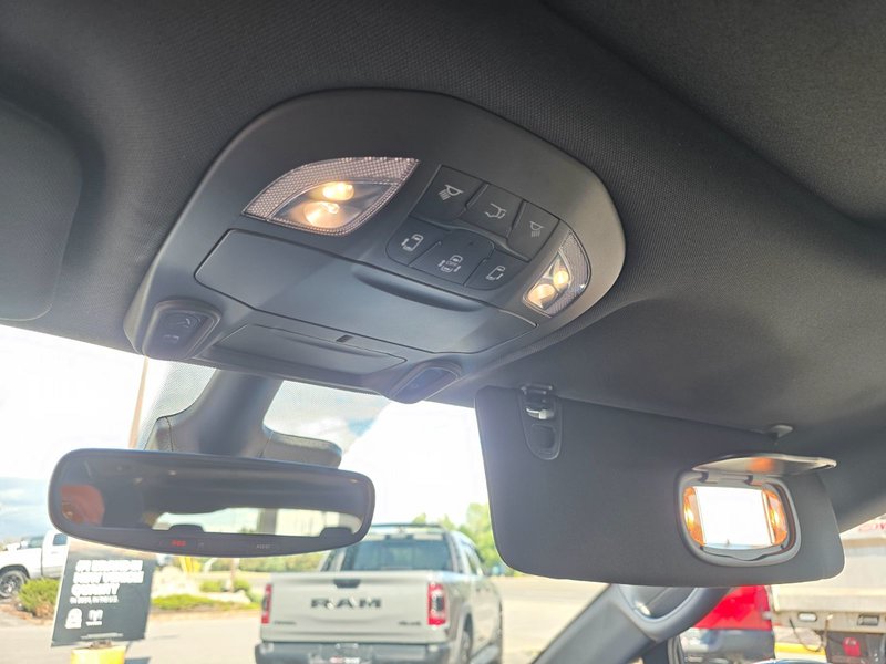 Chrysler Pacifica LIMITED AWD 2025