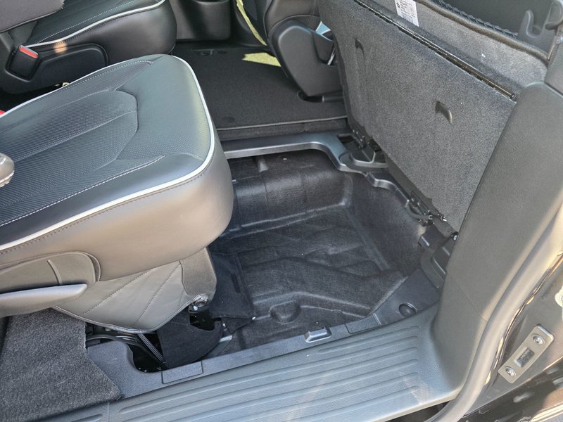 Chrysler Pacifica LIMITED AWD 2025