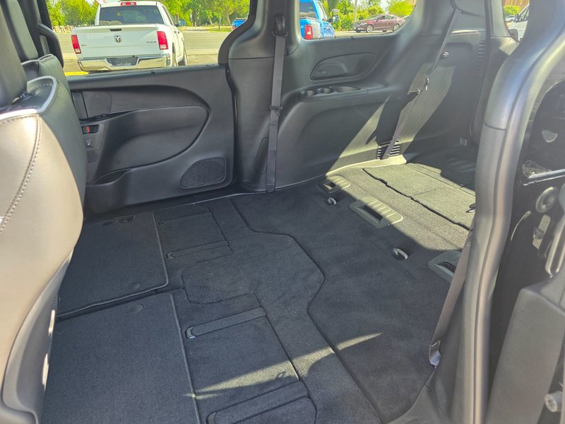 Chrysler Pacifica LIMITED AWD 2025