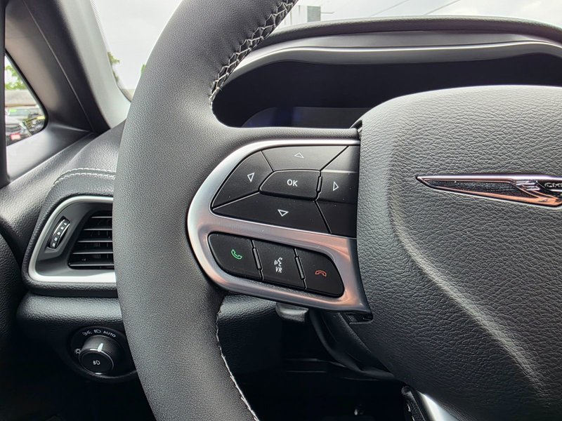 2025 Chrysler Pacifica SELECT AWD