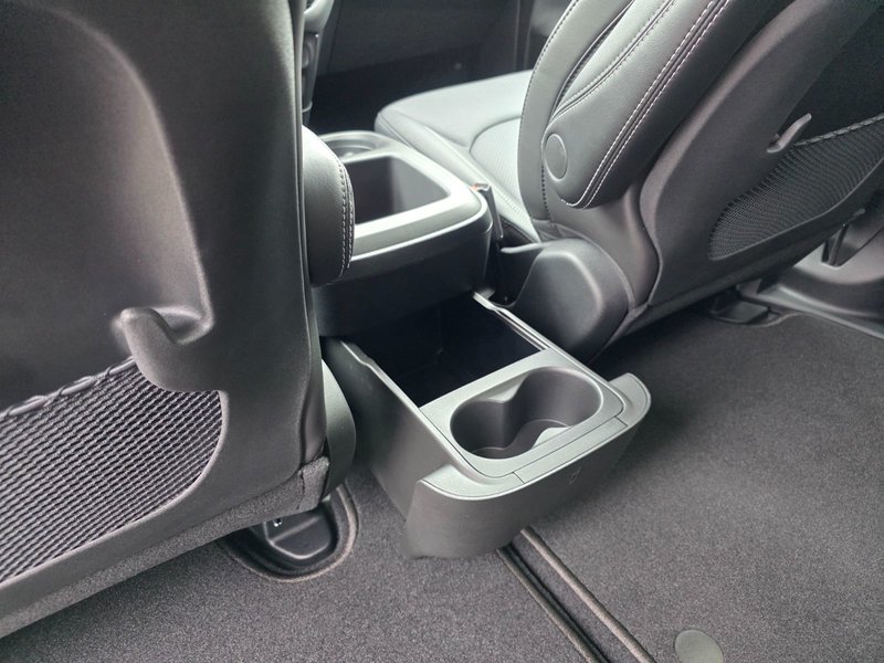 2025 Chrysler Pacifica SELECT AWD