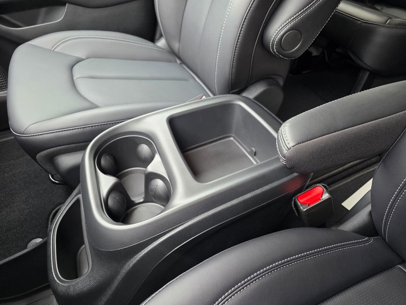 2025 Chrysler Pacifica SELECT AWD