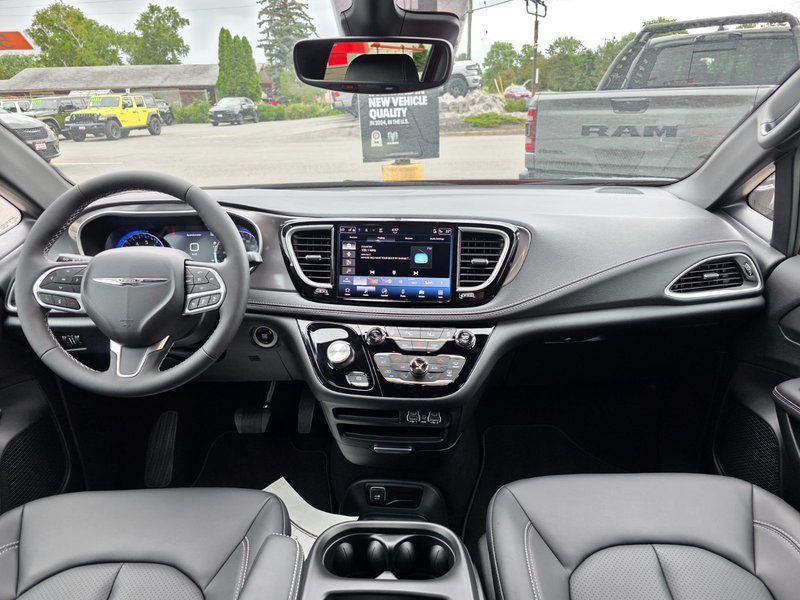 2025 Chrysler Pacifica SELECT AWD