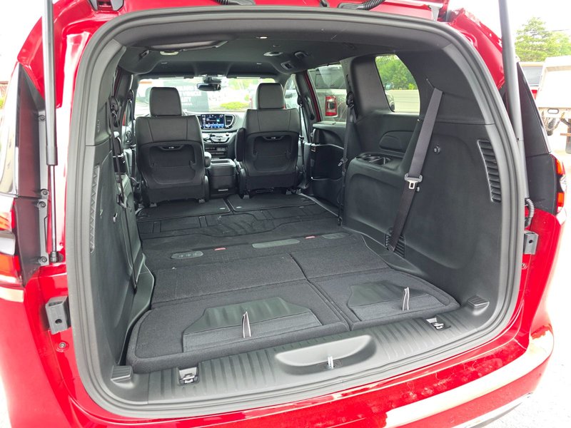 2025 Chrysler Pacifica SELECT AWD