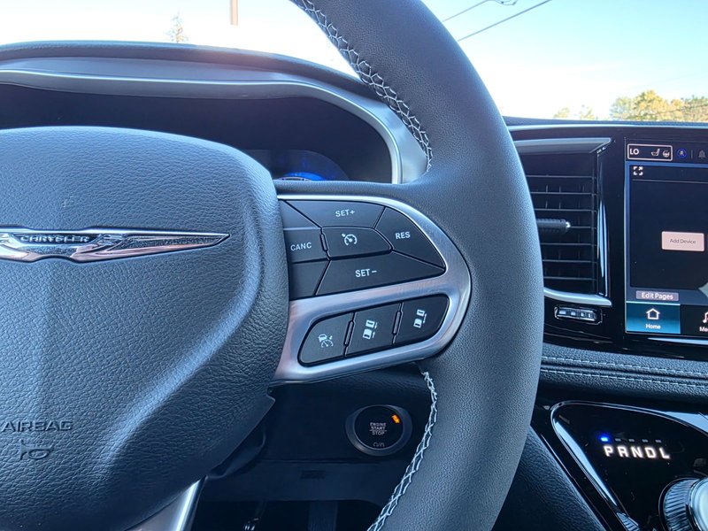 Chrysler PACIFICA SELECT AWD 2026