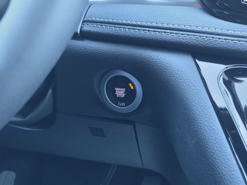 Chrysler PACIFICA SELECT AWD 2026