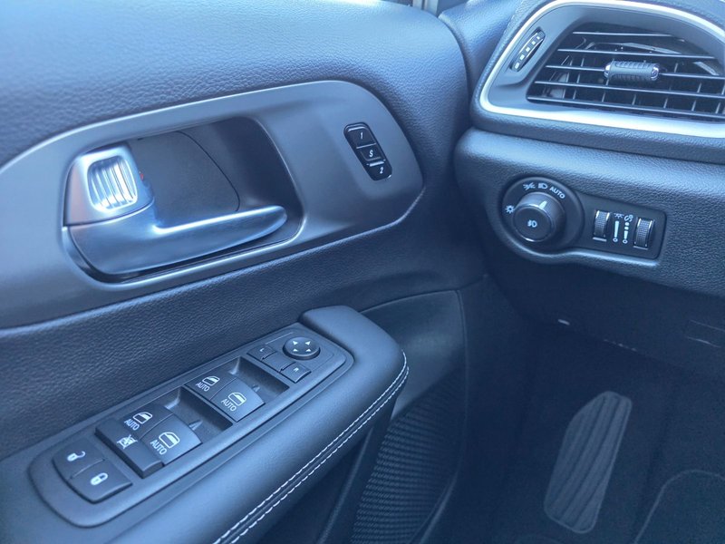 Chrysler PACIFICA SELECT AWD 2026