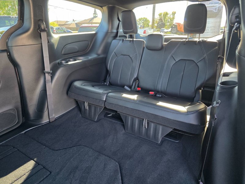 Chrysler PACIFICA SELECT AWD 2026