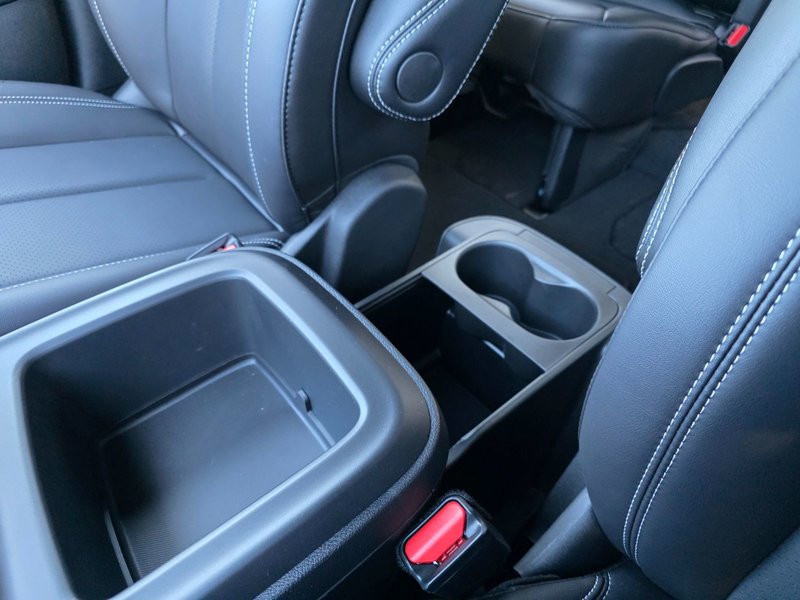 Chrysler PACIFICA SELECT AWD 2026