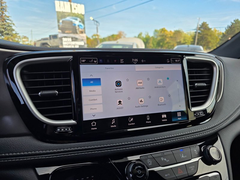 Chrysler PACIFICA SELECT AWD 2026