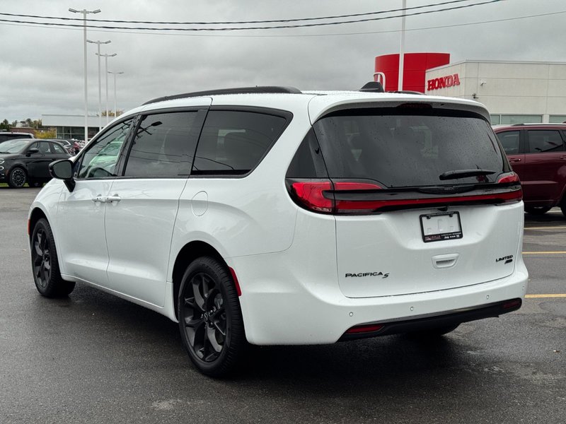 Chrysler PACIFICA LIMITED AWD 2026