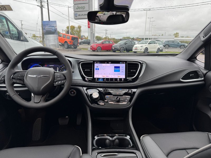 Chrysler PACIFICA LIMITED AWD 2026