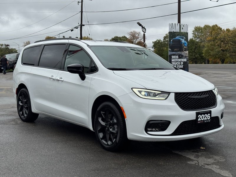 Chrysler PACIFICA LIMITED AWD 2026